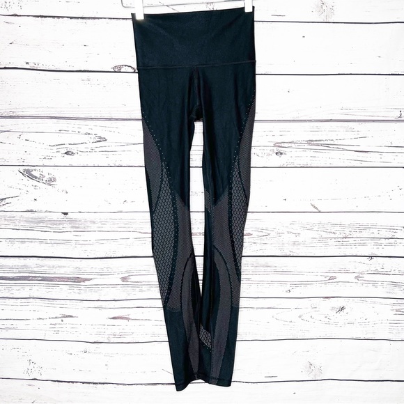 Lululemon mapped out high rise tight in glacier gray - Picture 2 of 5